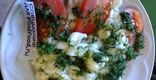 Макароны отварные со сливочным маслом и помидорами