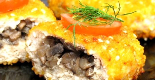 Котлеты из индейки, фаршированные грибами