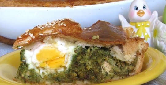 Пирог со шпинатом и яйцом