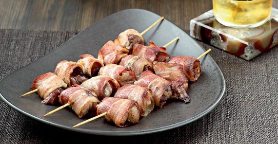 Шашлычки из печенки цесарки в беконе