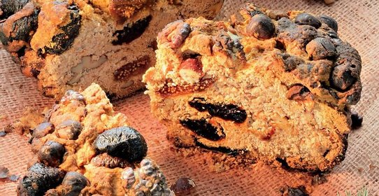 Хлеб с инжиром и орехами