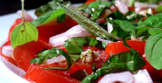 Быстрые маринованные помидоры