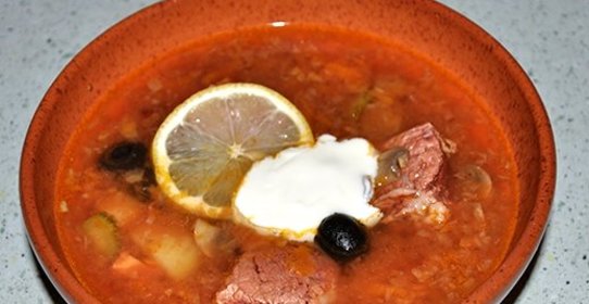 Солянка с грибами в мультиварке