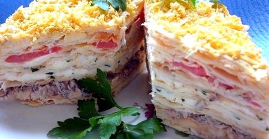 Закусочный пирог с консервой