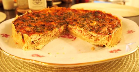Эльзасский пирог с луком и беконом