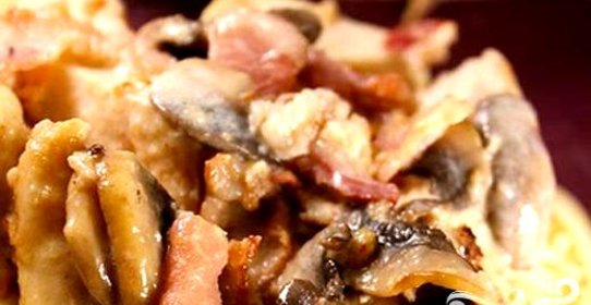 Курица с лимонным маслом и беконом