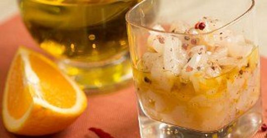 Тартар из морского гребешка с апельсином и жгучим перцем