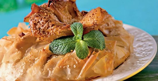 Пирог с бараниной в тесте фило