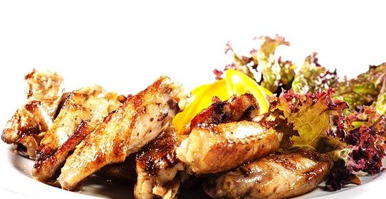 Хрустящие куриные крылышки на гриле