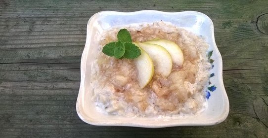 Овсяная каша с томленой грушей