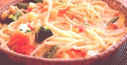 Спагетти, запеченные с овощами в сливочном соусе