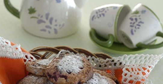 Творожное печенье с вишней