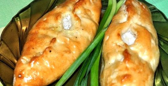 Расстегаи с консервой и рисом