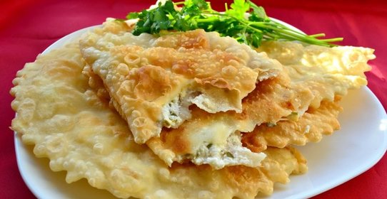 Хрустящие лепешки с сыром Фета и зеленью