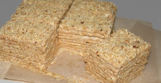 Наполеон из слоеного теста