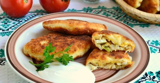 Пирожки из творожного теста с капустой и яйцом