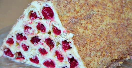 Торт Монастырская изба с вишней