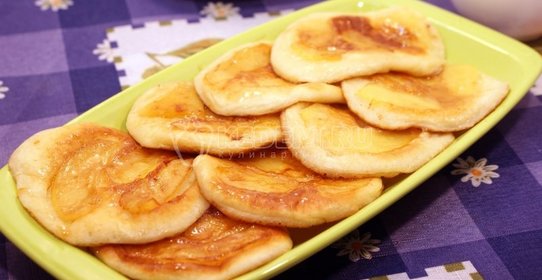 Оладьи с яблоками
