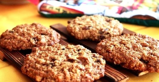 Низкокалорийное овсяное печенье с медом и специями