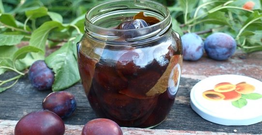 Сладкие маринованные сливы