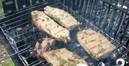 Маринованный тунец с травами