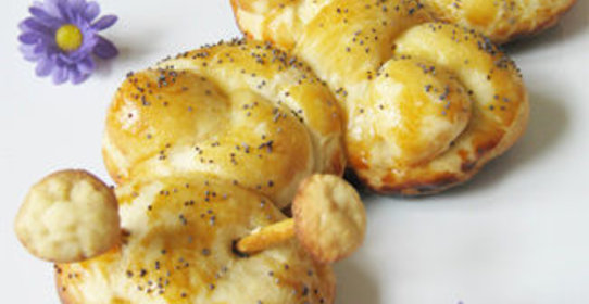 Булочка Гусеничка