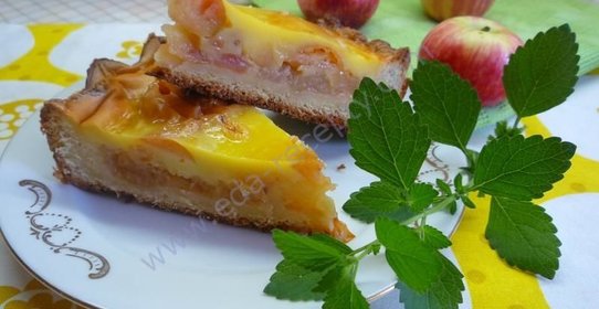 Яблочный пирог со сметанной заливкой