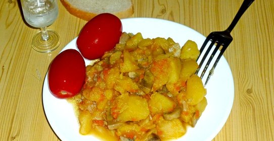 Тушеный картофель с капустой и грибами