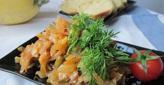 Капуста тушеная с опятами