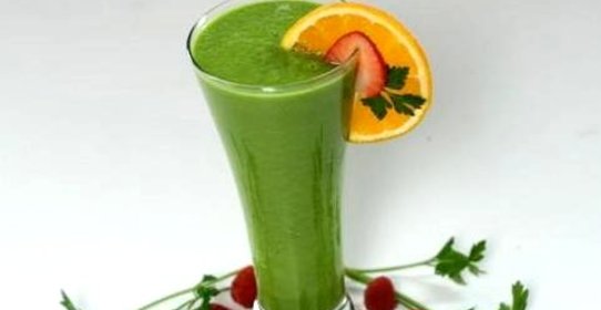 Зеленый смузи с цитрусовым соком