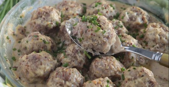 Тефтели из свинины в горчичном соусе