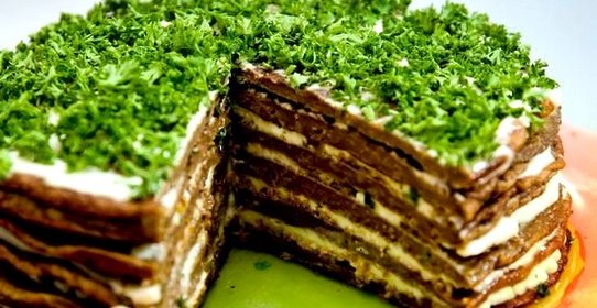 Печеночный торт с морковью и луком