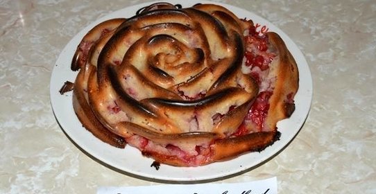 Пирог с вишнёвой начинкой