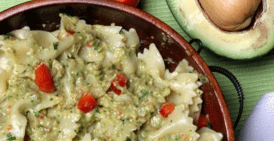 Паста с авокадо и сливочным сыром