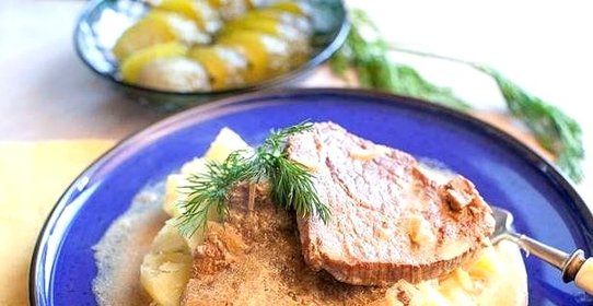 Телятина в сметане