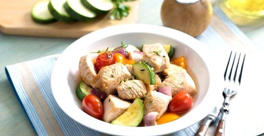 Азу из индейки с болгарским перцем в белом вине