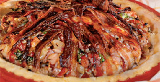 Пирог из кролика со свекольными листьями и кедровыми орешками