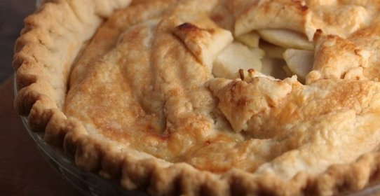 Пирог с грушами и вишней