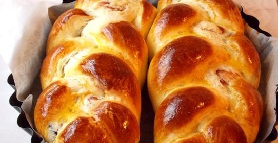 Хала со сливовым повидлом