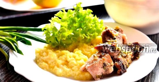 Мясо с черемшой и сметаной