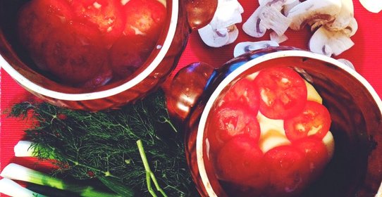 Курица, тушенная с картофелем в горшочке