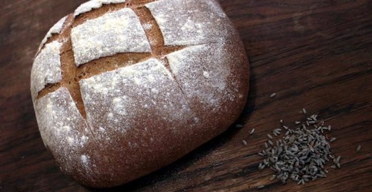 Осенний хлеб с мёдом и лавандой