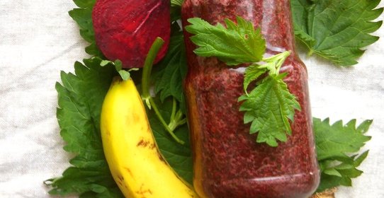 Смузи из крапивы и свеклы