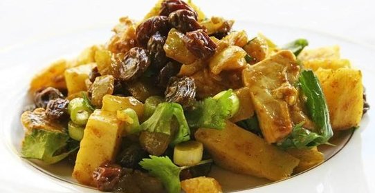 Куриный салат с карри