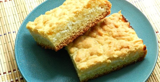 Тертый пирог с творожной начинкой