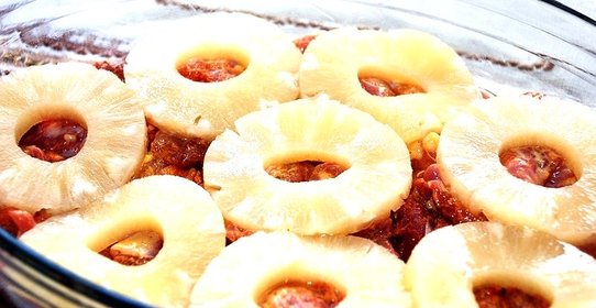 Курица с ананасами в духовке