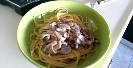 Паста с шампиньонами в сливочном соусе