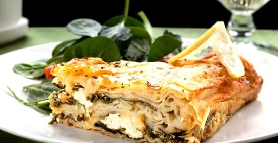 Греческий пирог со шпинатом и фетой (Spanakopita)