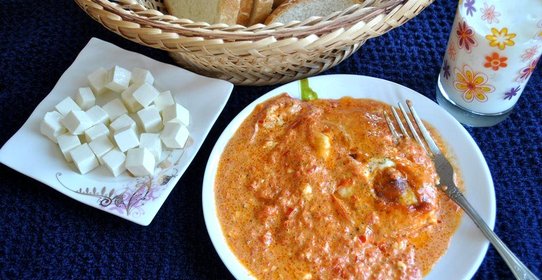 Яйцо в соусе