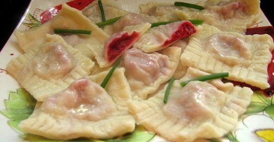 Равиоли со свеклой, творогом и пармезаном